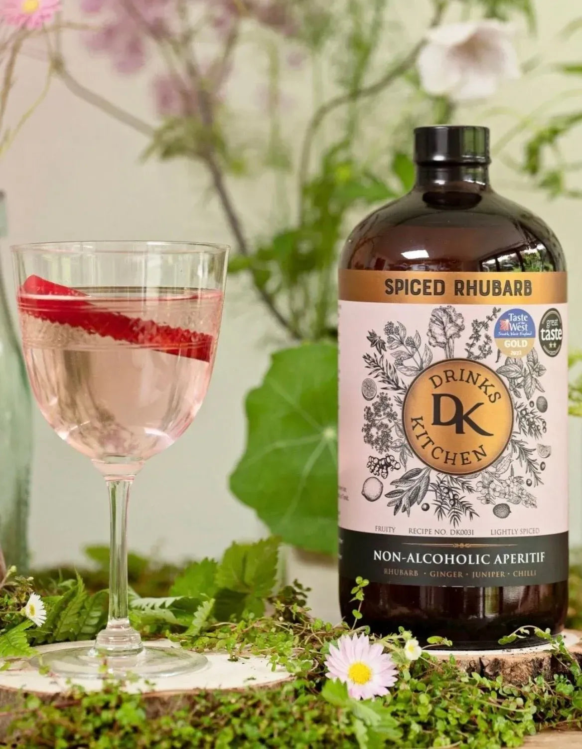 Drinks Kitchen Botanical Non Alcoholic Aperitif Spiced Rhubarb 475ml