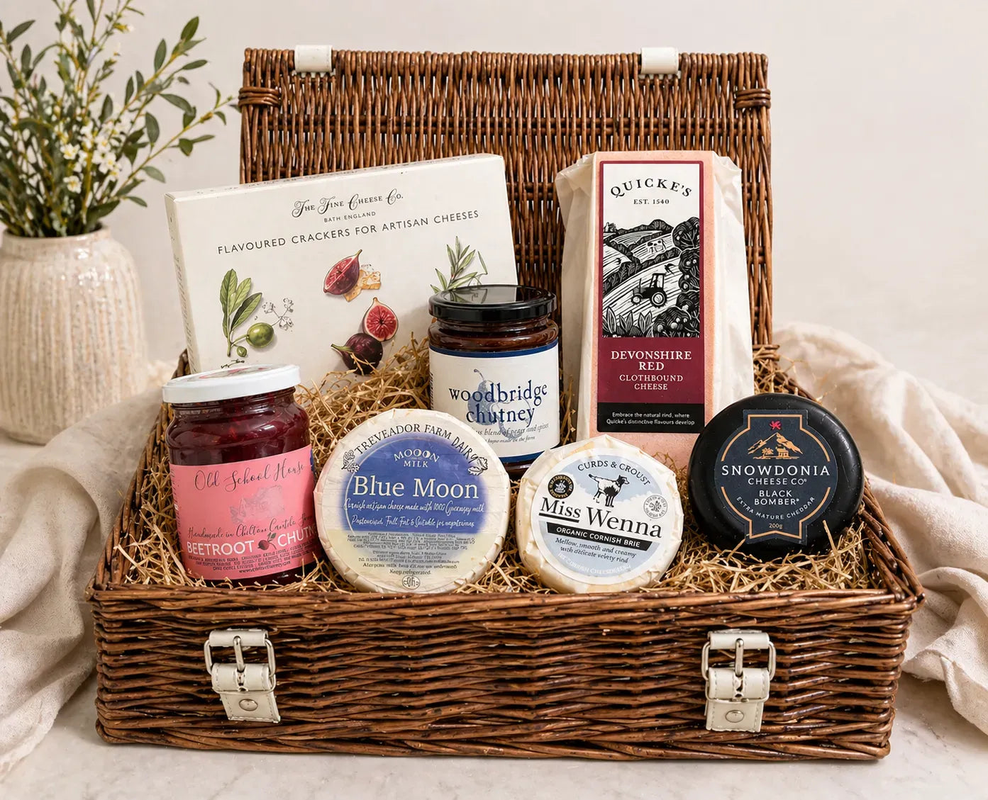 Luxury British Cheese & Chutney 12" Hamper